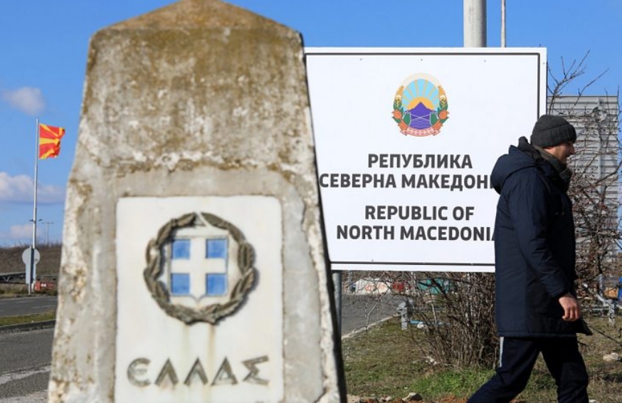 Грција ќе ги менува таблите со „Скопје“ и „ПЈРМ“ за да напише „Северна“