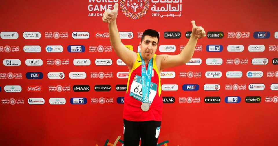 Уште еден херој од Специјалната олимпијада: Македонскиот атлетичар освои два медала во Абу Даби