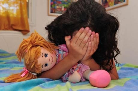 ФОТО: Среде ноќ ќерката барала помош од својот татко – ова го затекнал во нејзината соба
