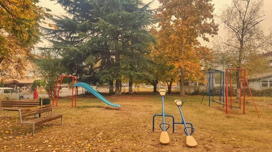 РОДИТЕЛИ ВНИМАВАЈТЕ: Детенцето кое исчезна додека се лулало на детско игралиште во Тетово пронајдено во Скопје