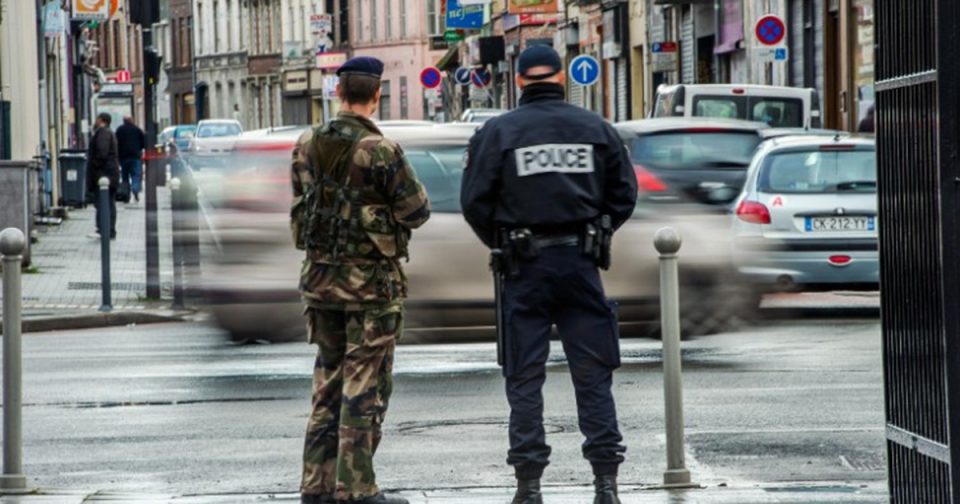 Уапсени петмина српски државјани во Франција, ограбиле 150 вили за неколку месеци