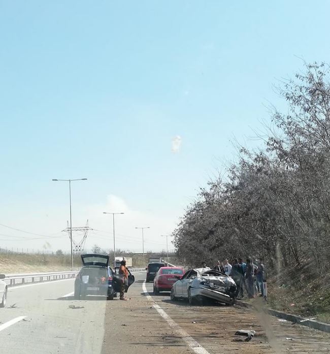 ВНИМАВАЈТЕ: Сообраќајна несреќа пред неколку минути на скопската обиколница (ФОТО)