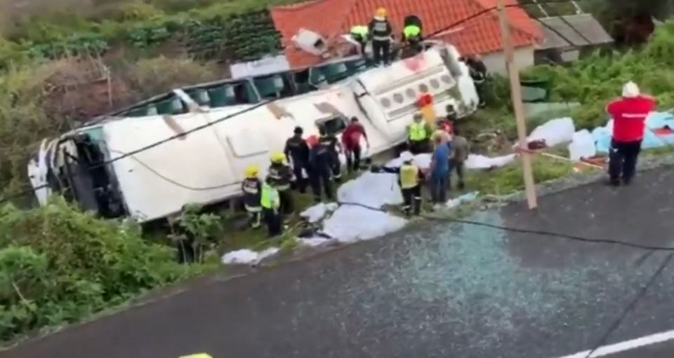 Слична трагедија како во Македонија: Во автобуска несреќа загинаа најмалку 28 лица (ВИДЕО)