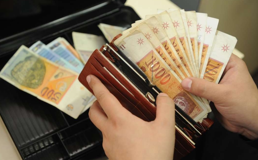 Македонија со најниска плата во регионот од 413 евра, просечната плата во Словенија 1.113 евра