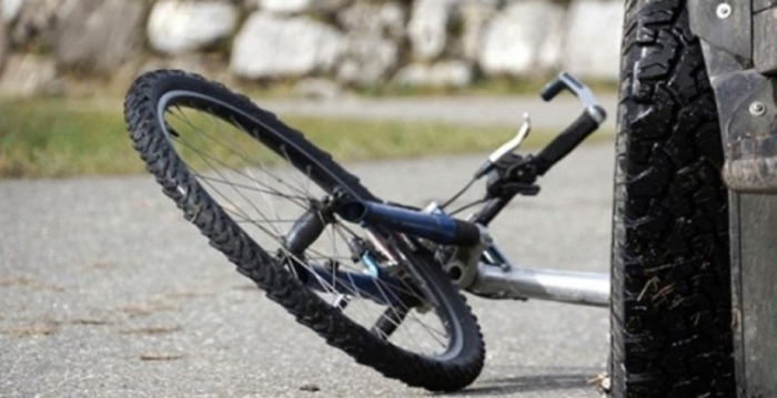 Се судрија двајца велосипедисти во Скопје, и двајцата се здобиле со тешки телесни повреди