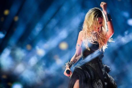 Ја навредуваа српската претставничка на Евровизија- фановите ја нарекоа „досадна“