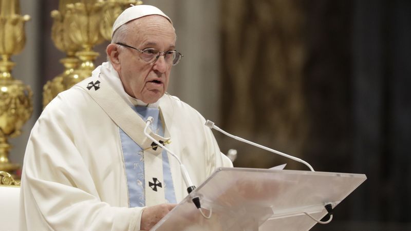 Папата во одбрана на достоинството на работнците во време на економска криза
