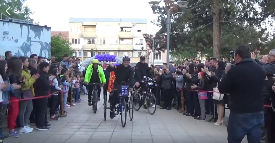 ВИДЕО: Васил Јанкула со церебрална парализа извози 800 километри со трицикл за 8 дена