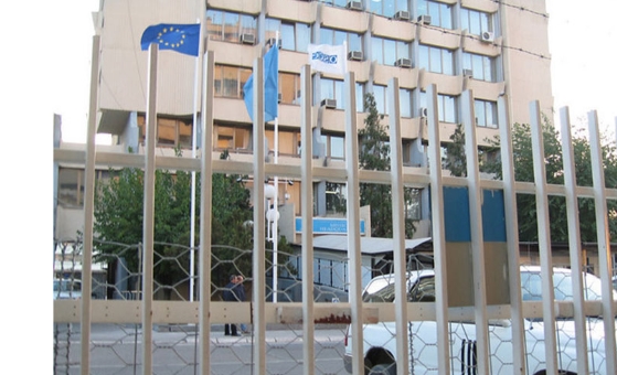 УНМИК побара ослободување на неговите двајца службеници уапсени во северно Косово