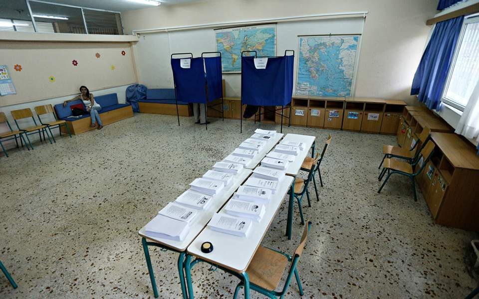 Грците утре гласаат во вториот круг од локалните избори