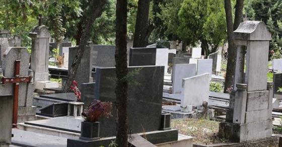 Забранета посетата на гробиштата за Задушница и Духовден