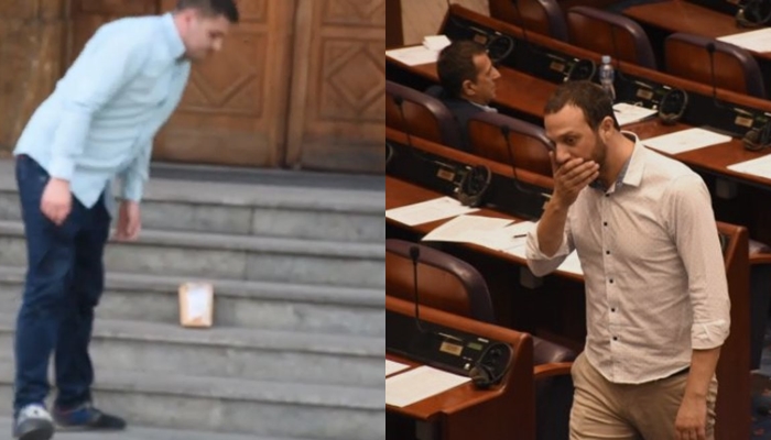 ВМРО-ДПМНЕ му остави цело кило брашно пред Собранието на Павле Богоевски за да го потсети за оставката која се уште на ја дал (ВИДЕО)
