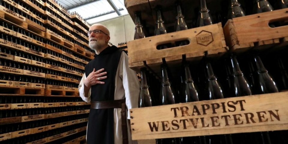 Пиварница во манастир: Монаси во Белгија произведуваат и продаваат пиво на интернет