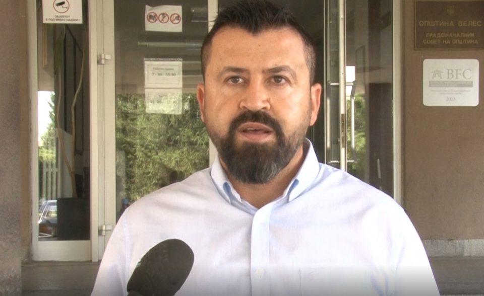 ВМРО-ДПМНЕ до градоначалникот Коцевски: Безбеден ли е сега градскиот базен во Велес?