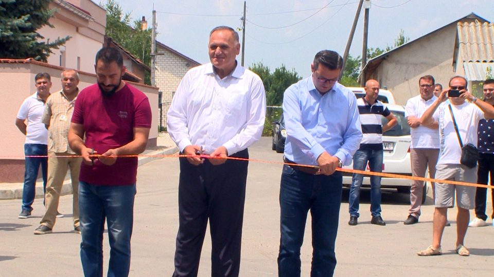 Реконструирани две улици во општина Петровец- градоначалникот Митевски заедно со Мицкоски и Трипуновски извршија увид