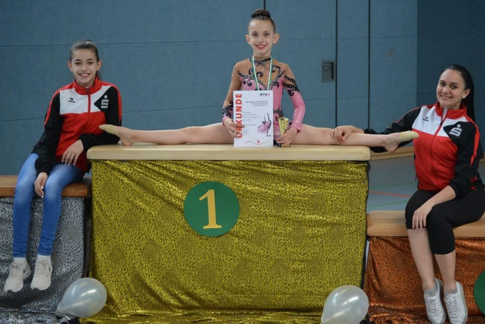 Македонски девојчиња: Сестрите Илина и Ева едни од најдобрите во ритмичка гимнастика (ФОТО)