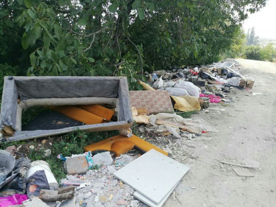 ФОТО: Драчево се дави во ѓубре- граѓаните реагираат, општината не