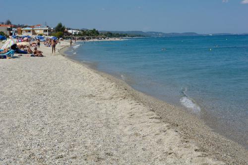 Драма во Грција: Дете извадено од морето без свест- внимавајте на плажите