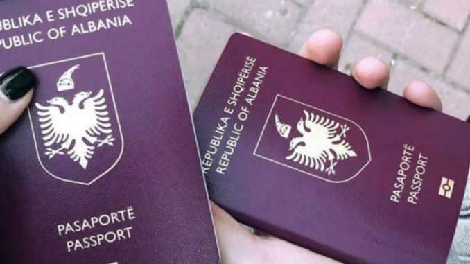 Од Франција и Белгија вратени 40 албански државјани