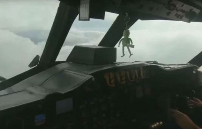 ВИДЕО: Ловец на урагани со авион влета во центарот на ураганот Доријан