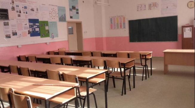 10 ученици и еден вработен позитивни во кумановските училишта