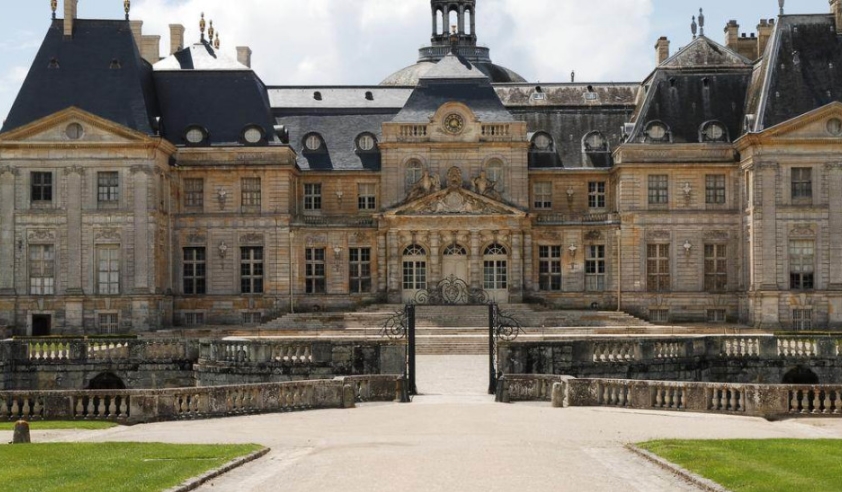 Ограбен замок во близина на Париз