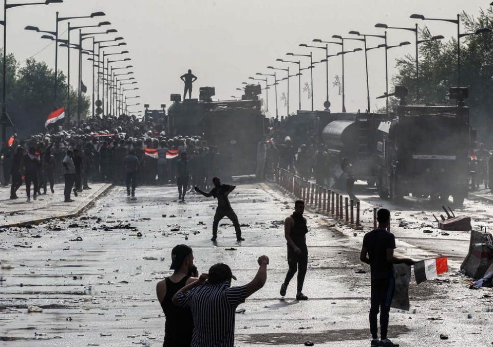 Една жртва во антивладини протести во Багдад