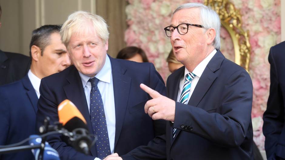 ЕУ и Британија постигнаа договор за Брегзит