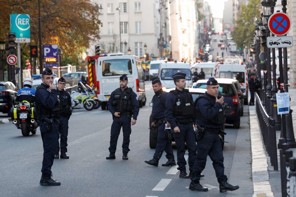 Париз: Напаѓачот имал информации за колегите, се стравува дека ги поделил