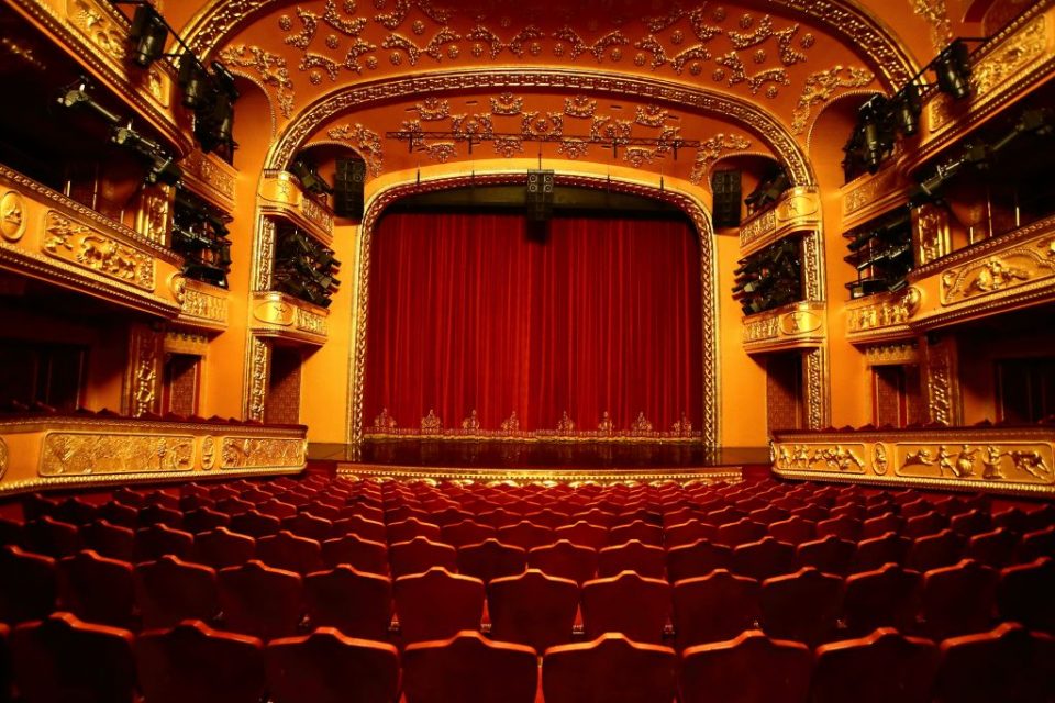 МНТ – 75 години: Сцената е првпат празна, но во бескрајното патување на театарот ќе има нови претстави