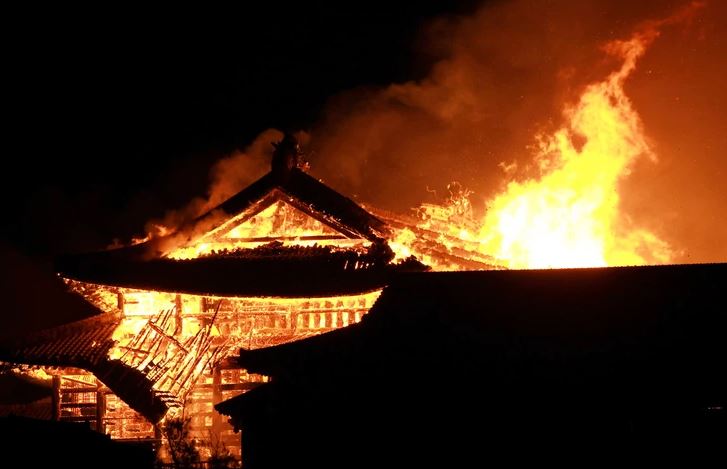 ВИДЕО: Изгоре јапонскиот историски замок Шури