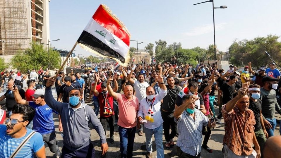 Уште тројца демонстранти убиени во судирите со безбедносните сили во Багдад