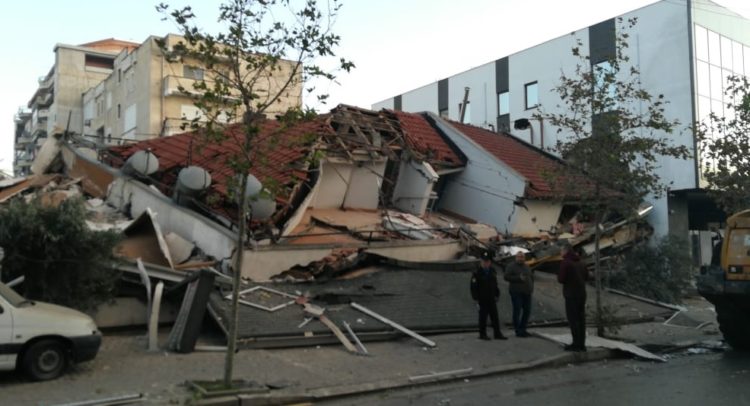 Не е позната судбината на косовски граѓани кои биле сместени во урнатиот хотел во Драч