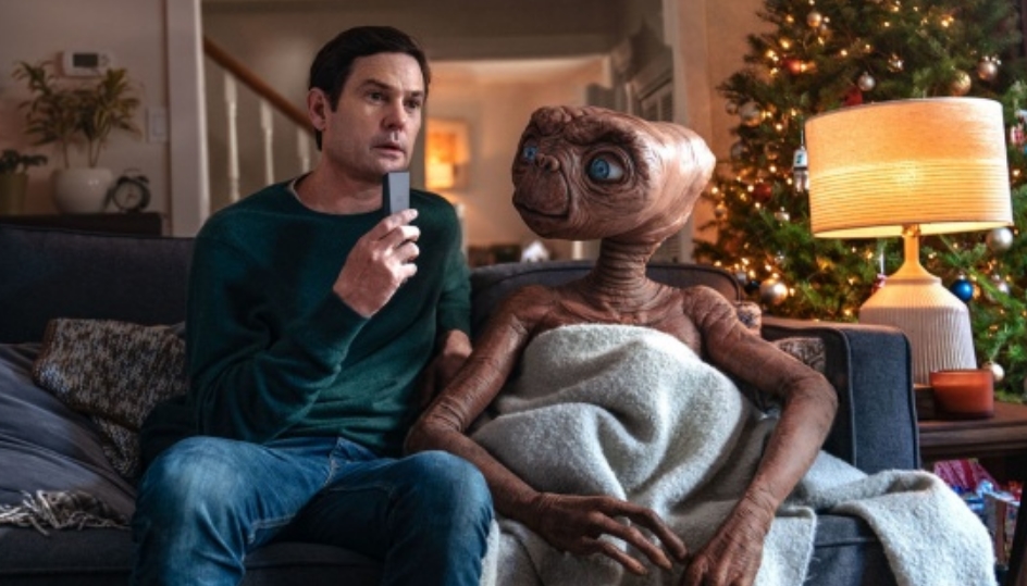 Прекрасна празнична реклама со моќна порака: Омилениот вонземјанин E.T. се враќа на Земјата (ВИДЕО)