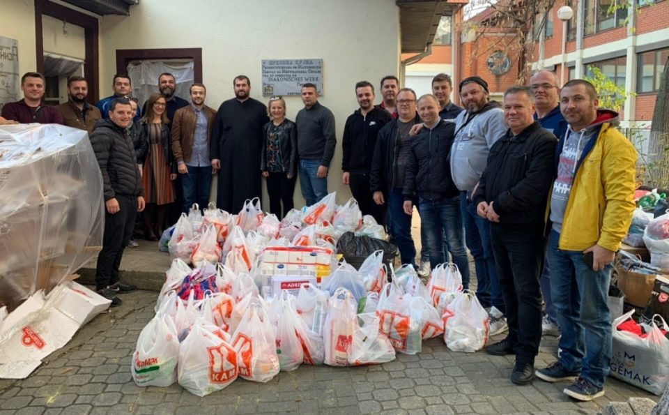 ВМРО-ДПМНЕ ОК Ѓорче Петров и потпретседателот Мисајловски донираа храна и облека во Ѓаконијата при црквата Св. Петар и Павле