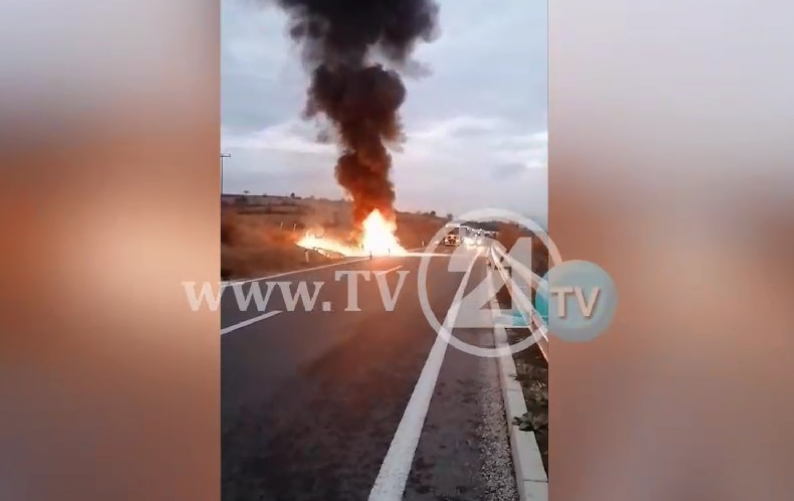 Детали: БМВ-то се запалило во возење на автопатот Скопје- Куманово, пожарот бил изгаснат од противпожарна служба (ВИДЕО)