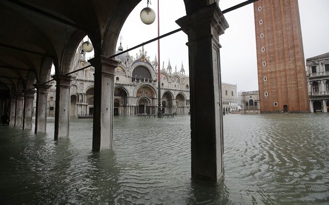 Повторно расте нивото на водата во Венеција