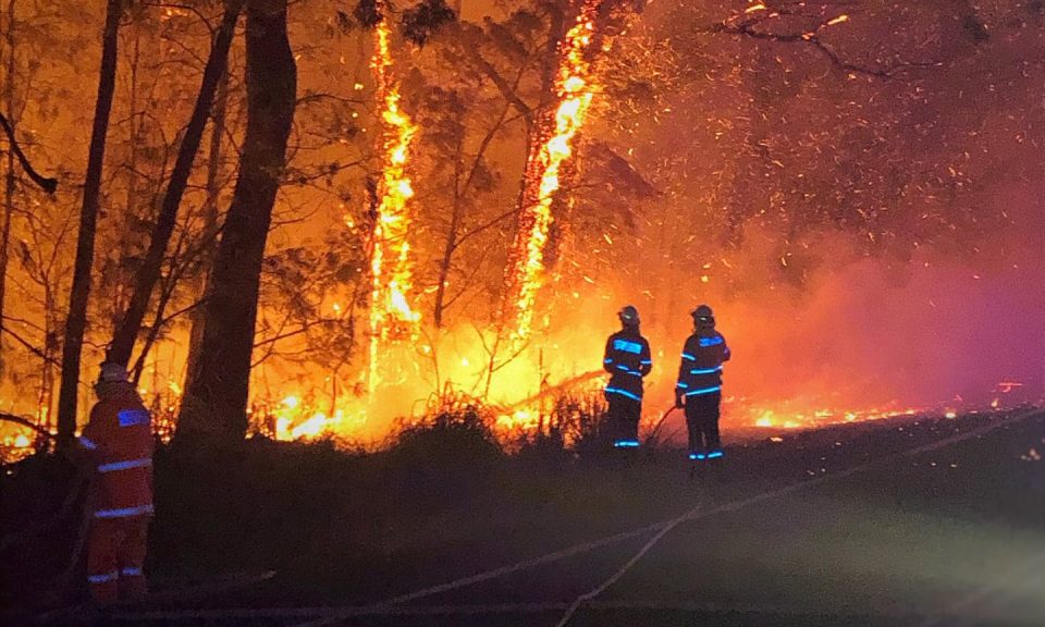 Сиднеј одново под густа магла поради шумски пожари
