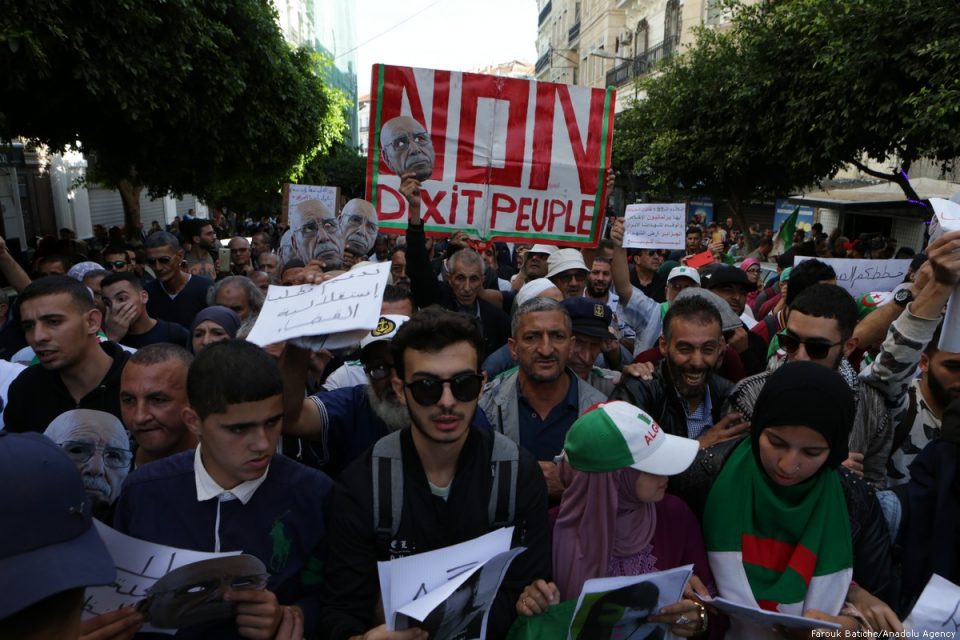 Протести на денот на претседателските избори во Алжир