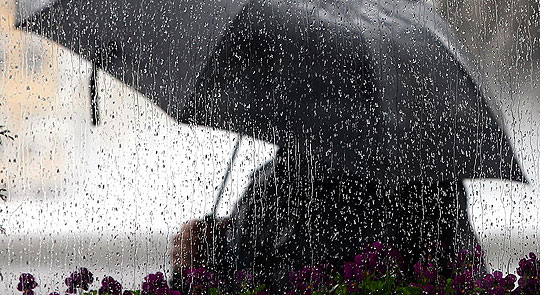 СЛЕДУВА ПРОМЕНА НА ВРЕМЕТО: Од недела пообилни врнежи од дожд, засилен ветер и заладување