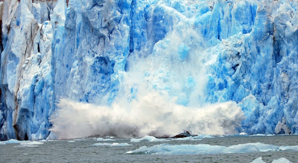 Мразот на Гренланд се топи сè побрзо