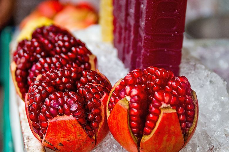 Семките на овие овошја секогаш ги фрламе, а правиме голема грешка: Дознајте како му помагаат на нашето здравје