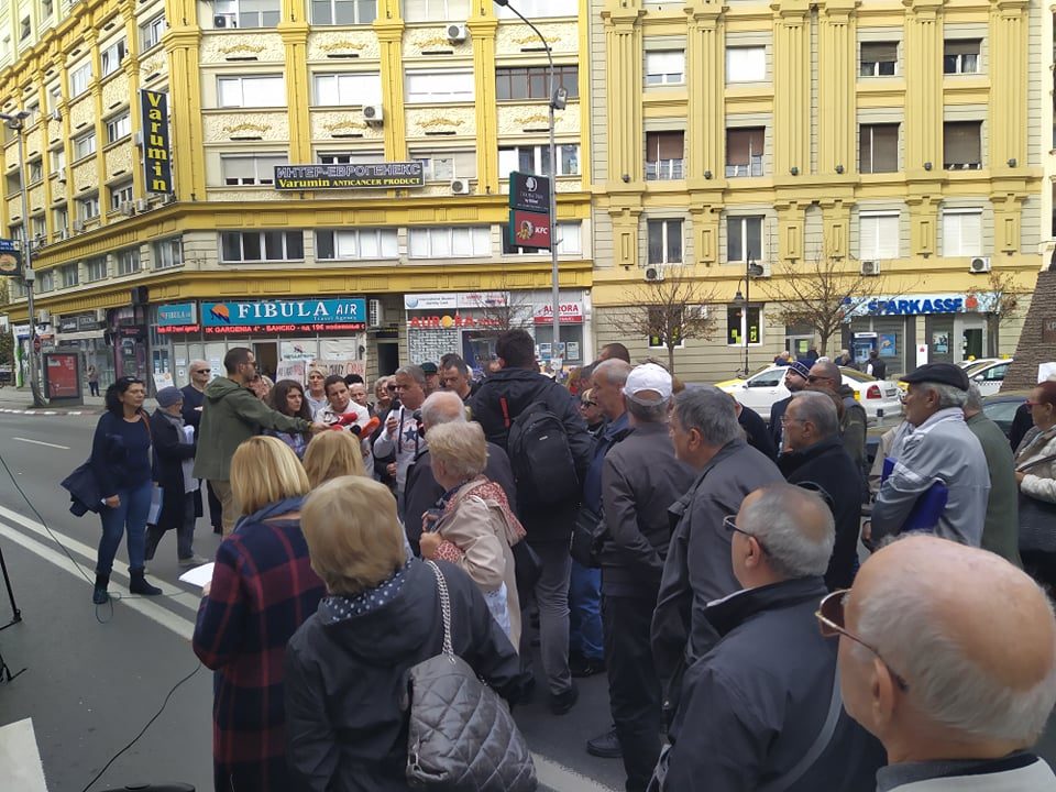 Граѓани протестираа против извршителите