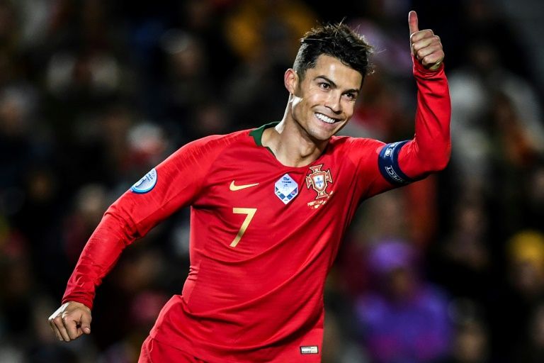 Роналдо ја прослави јубилејната, 100-та победа со репрезентацијата на Португалија