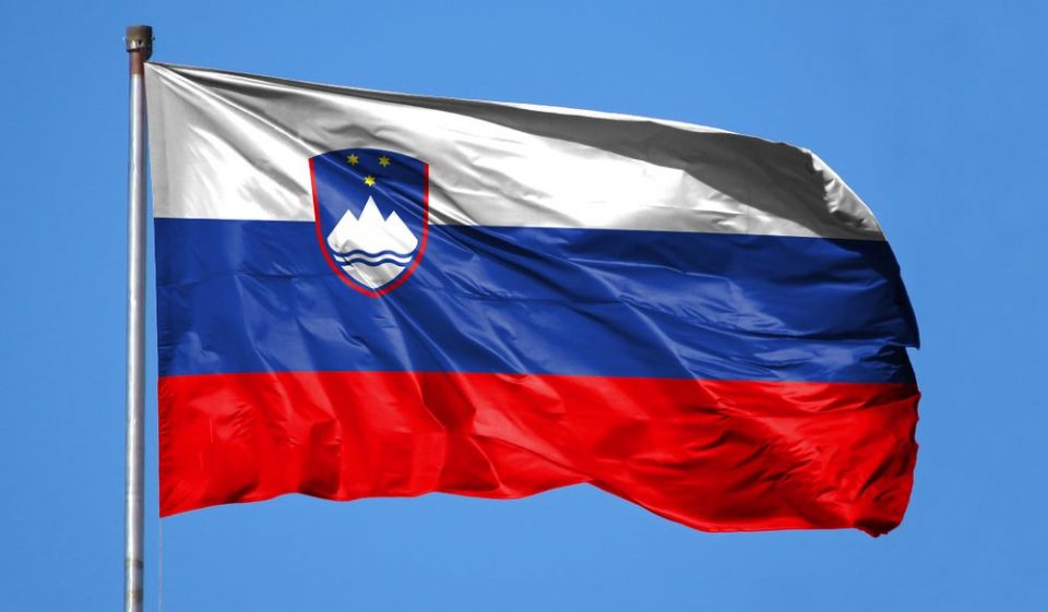 Словенија го затвори воздушниот простор за руски авиони