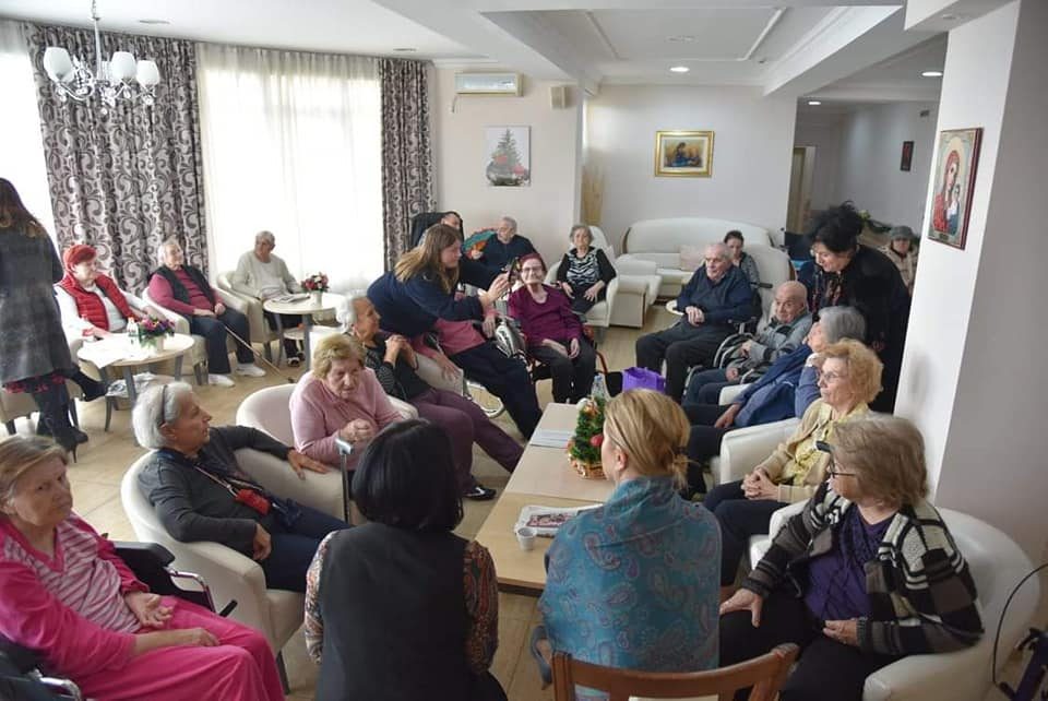Ласовска и членки на УЖ на ВМРО-ДПМНЕ во посета на Домот за стари лица Идила