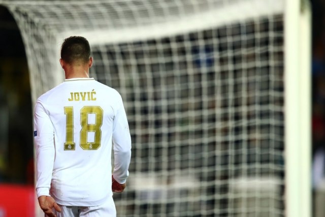 Реал нема да го пушти Јовиќ зимава поради повредите на Бензема и Маријано