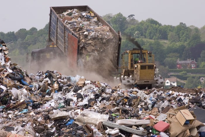 ДС бара темелна истрага за „Дрисла“ и увозот на отпад во Македонија