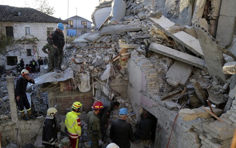 Земјотресот ја принудува албанската Влада да издаде еврообврзница од 560 милиони евра