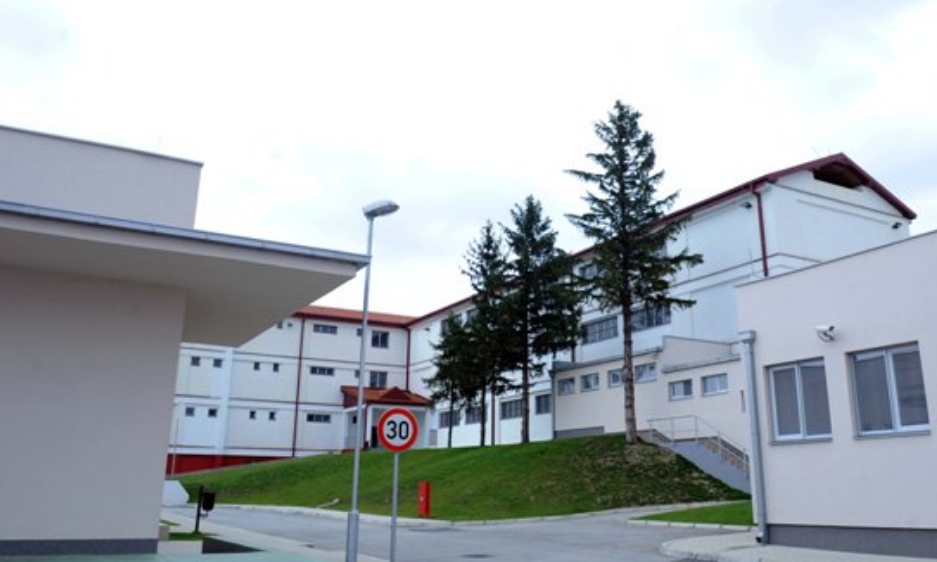 Спасовски: Студентските домови да заличат на затворот во Куманово